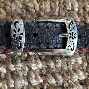 Brighten Leather Belt
Brown and Black Woman SZ 34 B20488 Silver Buckle